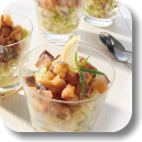 Salade de harengs, pomme et concombre en verrine