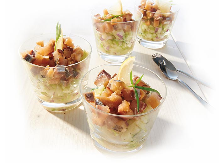 Salade de hareng pommes et concombre en verrine